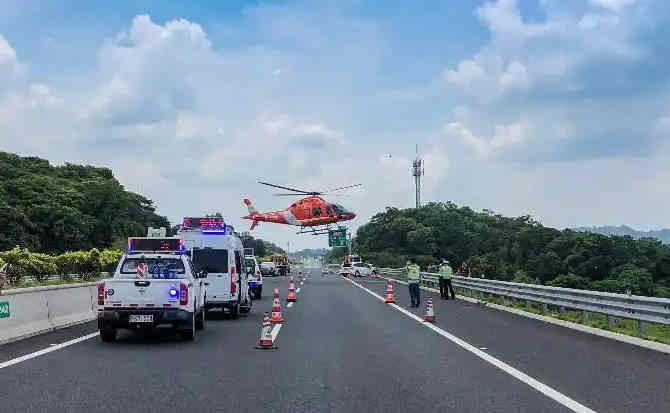 龙圩区高速公路汽车救援案例